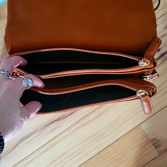 NWT Street Level Demi Fold Over Vegan Leather Crossbody Bag Tan - Picture 4 of 6